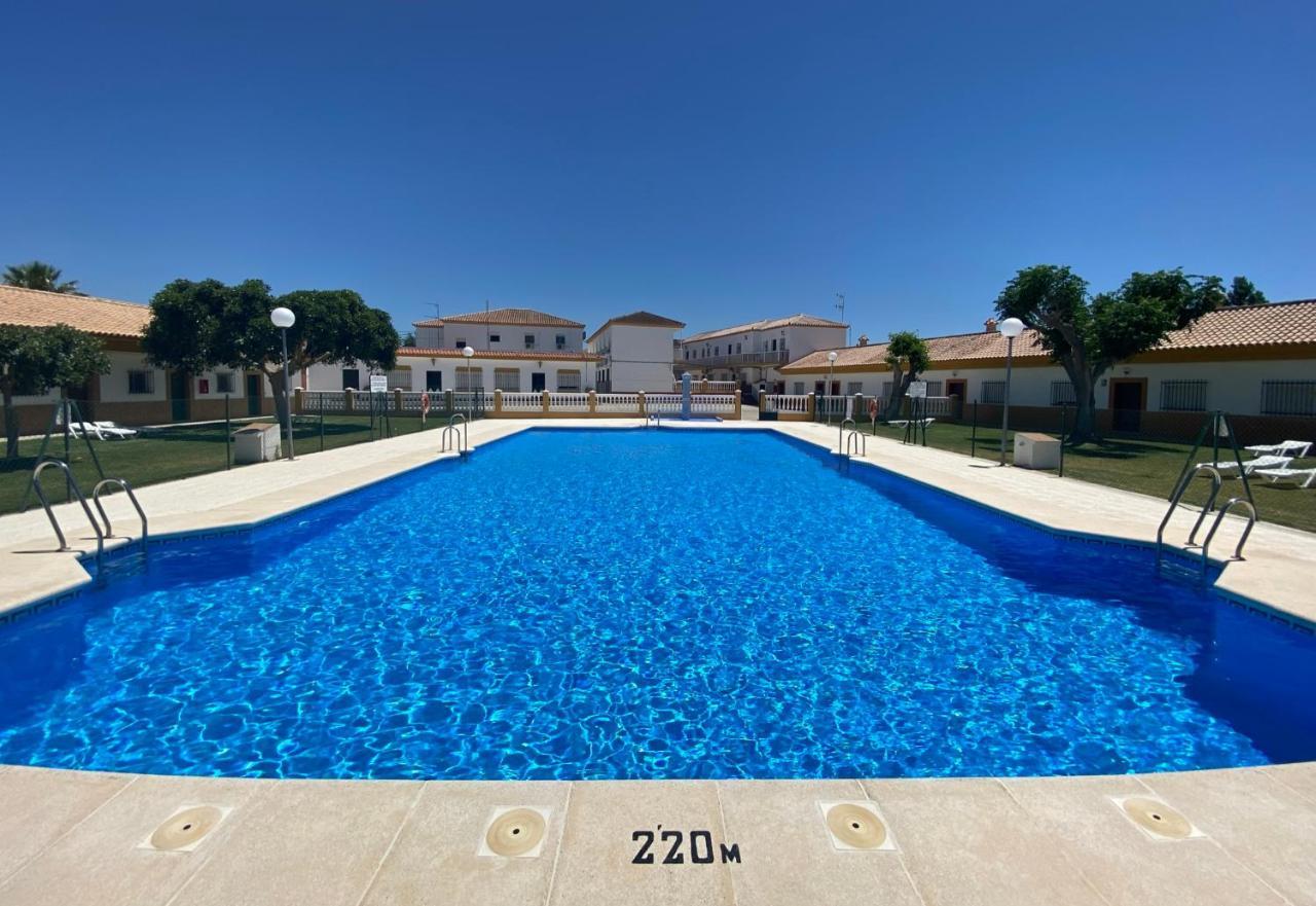 Hostal Los Mellizos Conil De La Frontera Exterior photo Swimming pool in Spain